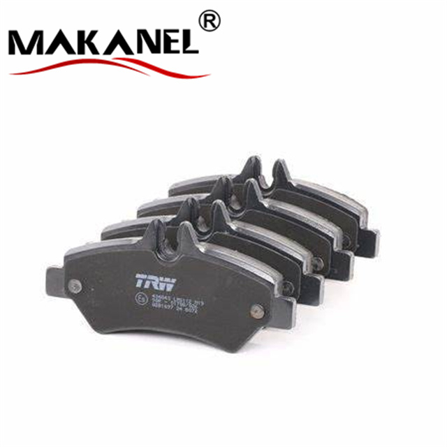 Factory Sales Auto Brake Pads D1317 Oe 0044206920 Gdb1697 Ceramic Brake Pads For Mercedes Benz Sprinter 3,5-t 