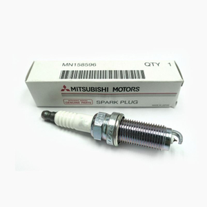 Auto Parts Car Spark Plug For Mitsubishi Galant Grandis Outlander 4g69 Cu5w Dj1a Dm1a Na4w Mn158596