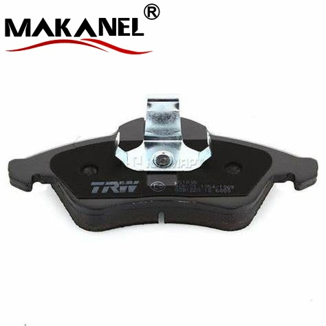 Wholesale Quality China Auto Brake Systems Vehicle Ceramic Brake Pads D950 D1177 A0024203920 Gdb1220 For Mercedes-benz 208d/v280 