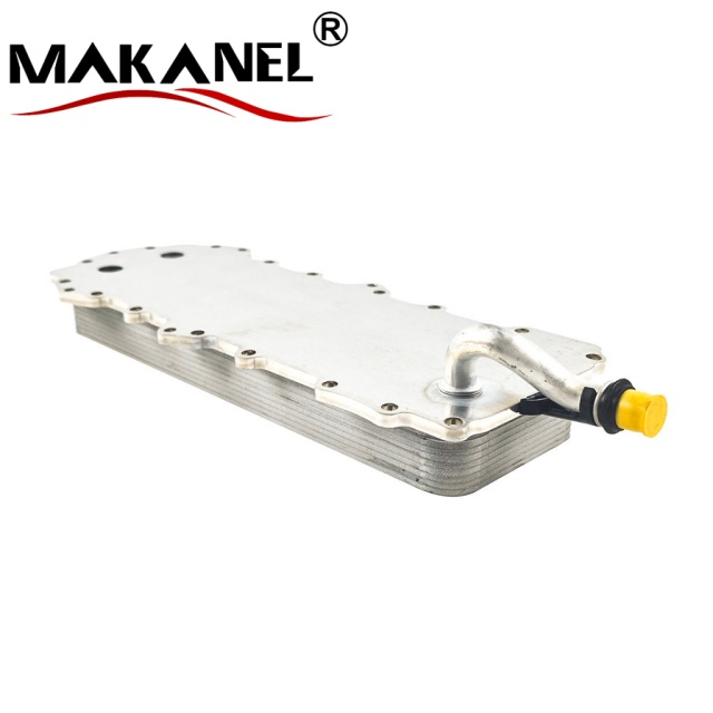Cooling System Car Engine Oil Cooler for Land Rover LR010754